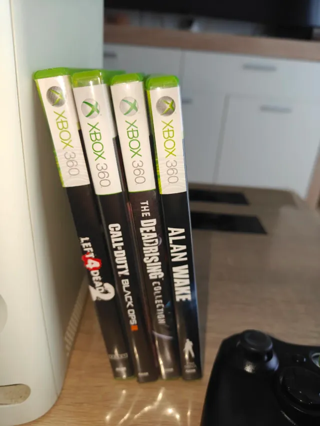 Xbox 360 Blanca + 2 Mandos + Juegos