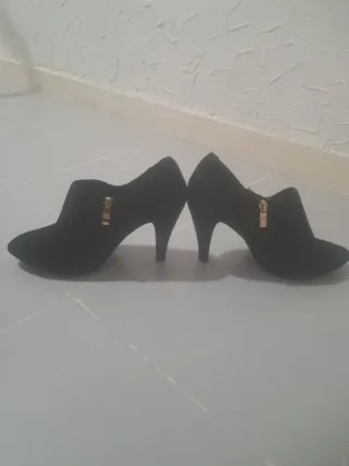 Botines ante negro tacón cremallera talla 38