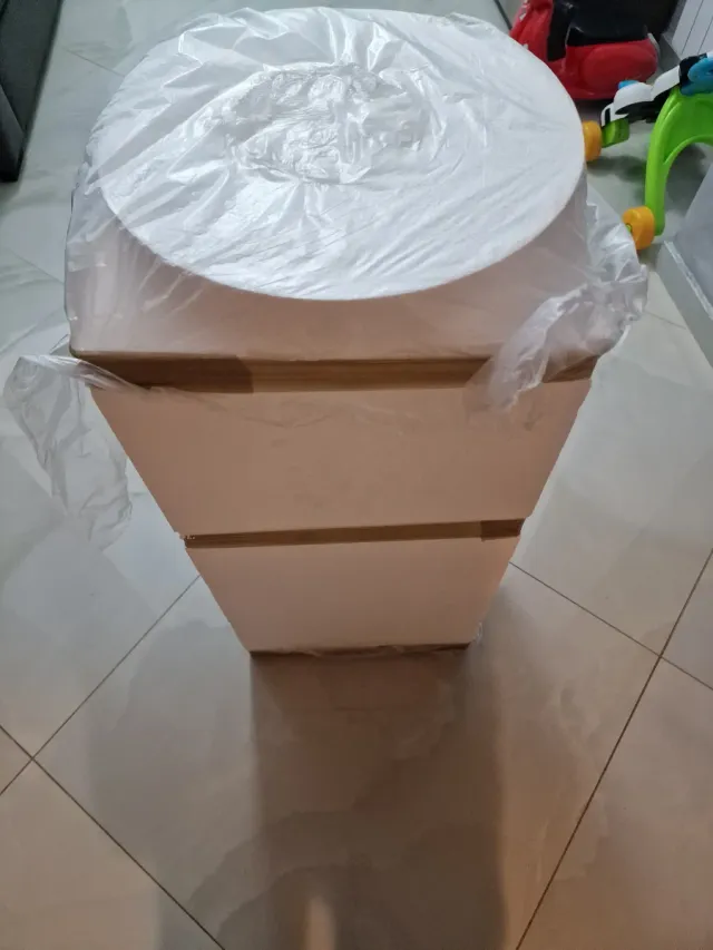 Cilindri polistirolo impilabili bianchi