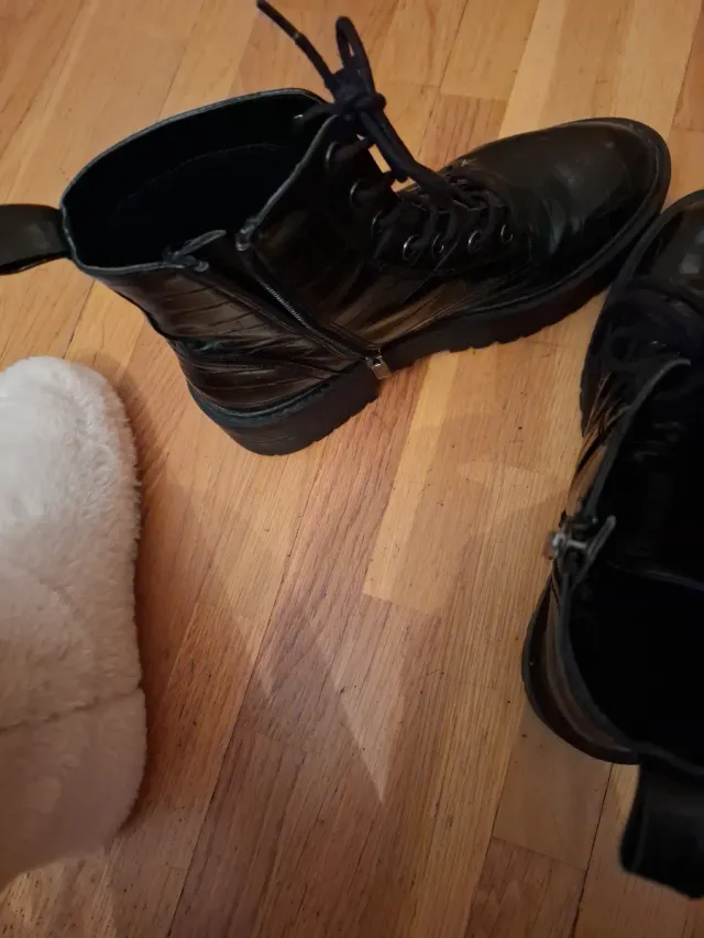 Botas negras efecto piel de cocodrilo