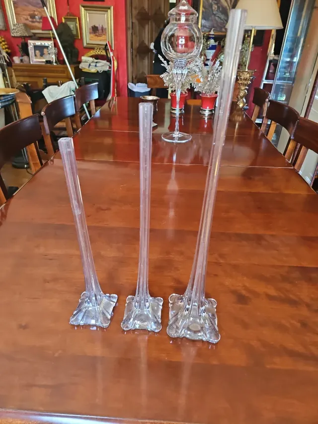 Set di 3 antichi vasi in vetro a forma di fiore