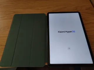 Xiaomi Pad 5 con funda verde