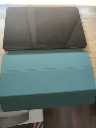 Xiaomi Pad 5 con funda verde