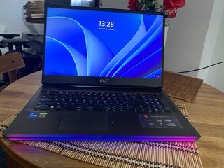 MSI Raider GE77HX 12UHS-019ES