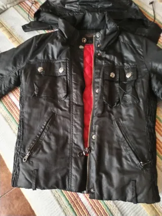 Casaco Zara Preto e Vermelho