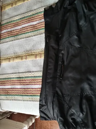 Casaco Zara Preto e Vermelho