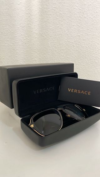 Gafas Versace Negras y Doradas