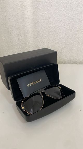 Gafas Versace Negras y Doradas