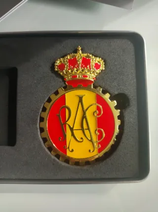 Medalla RACE con estuche y guía