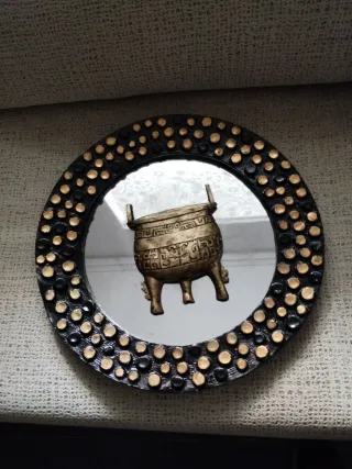 Espejo decorativo con diseño de vasija