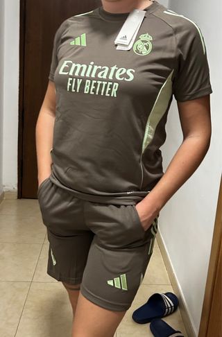 Conjunto Adidas Camiseta y Pantalón Corto