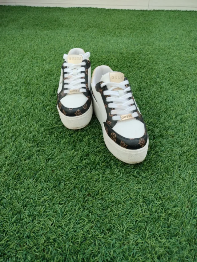 Deportivas Guess Mujer Marrón y Blanco