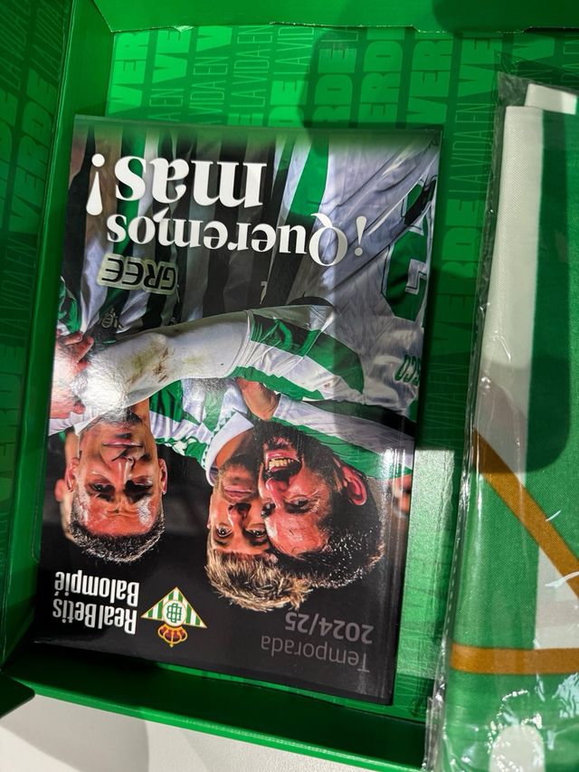Bandera Betis Soy Bético y Libro