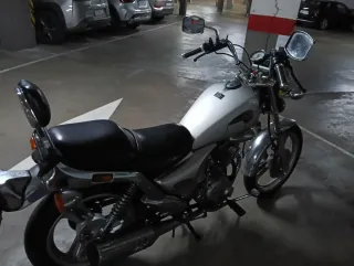 Daelim 125 VS Evolution.