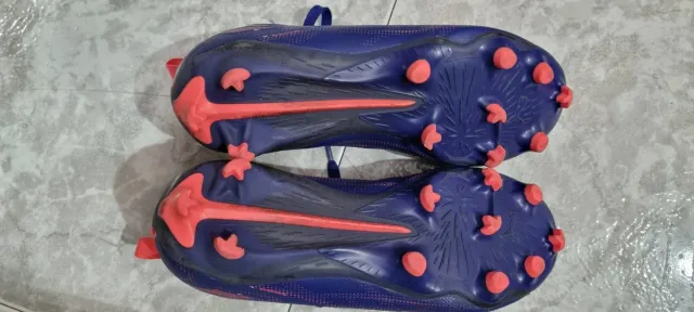 Botas de fútbol Puma azules y rosas n 33