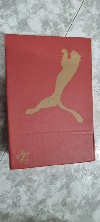 Botas de fútbol Puma azules y rosas n 33