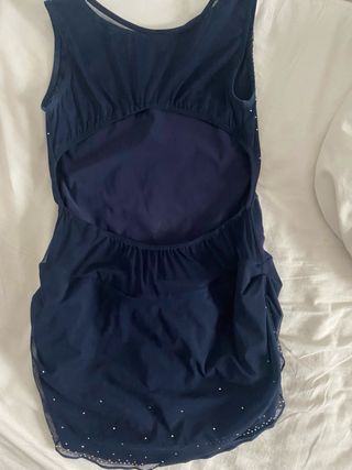 Maillot azul oscuro con pedrería plateada
