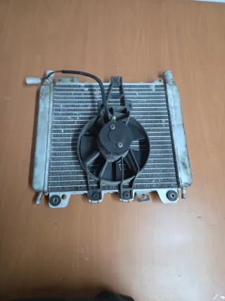 Radiador Aprilia SR Max 125 ó Piaggio Beverly