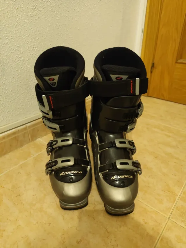 Esquís Dynastar Mondial 5.0 y botas Nordica N GX