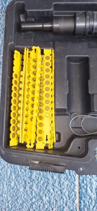 Pistola de clavos PRO-08