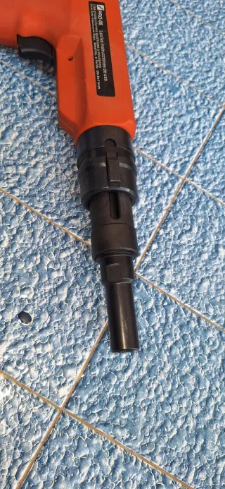 Pistola de clavos PRO-08