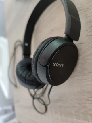 Auriculares Sony con cable
