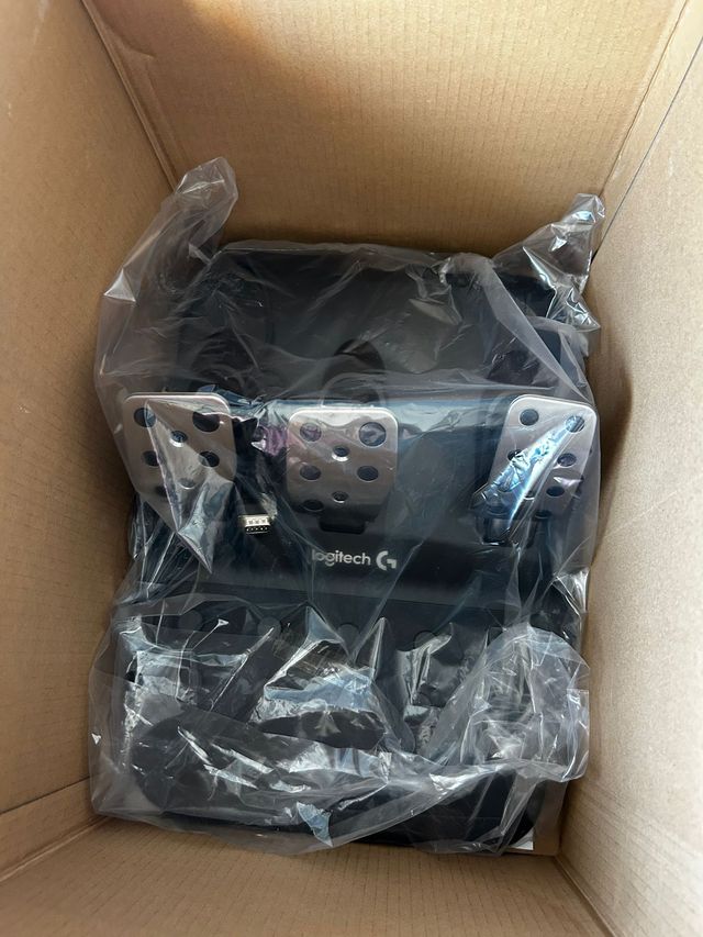 Volante Logitech G29 PS5/PS4/PC (casi nuevo)