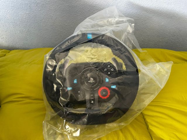 Volante Logitech G29 PS5/PS4/PC (casi nuevo)