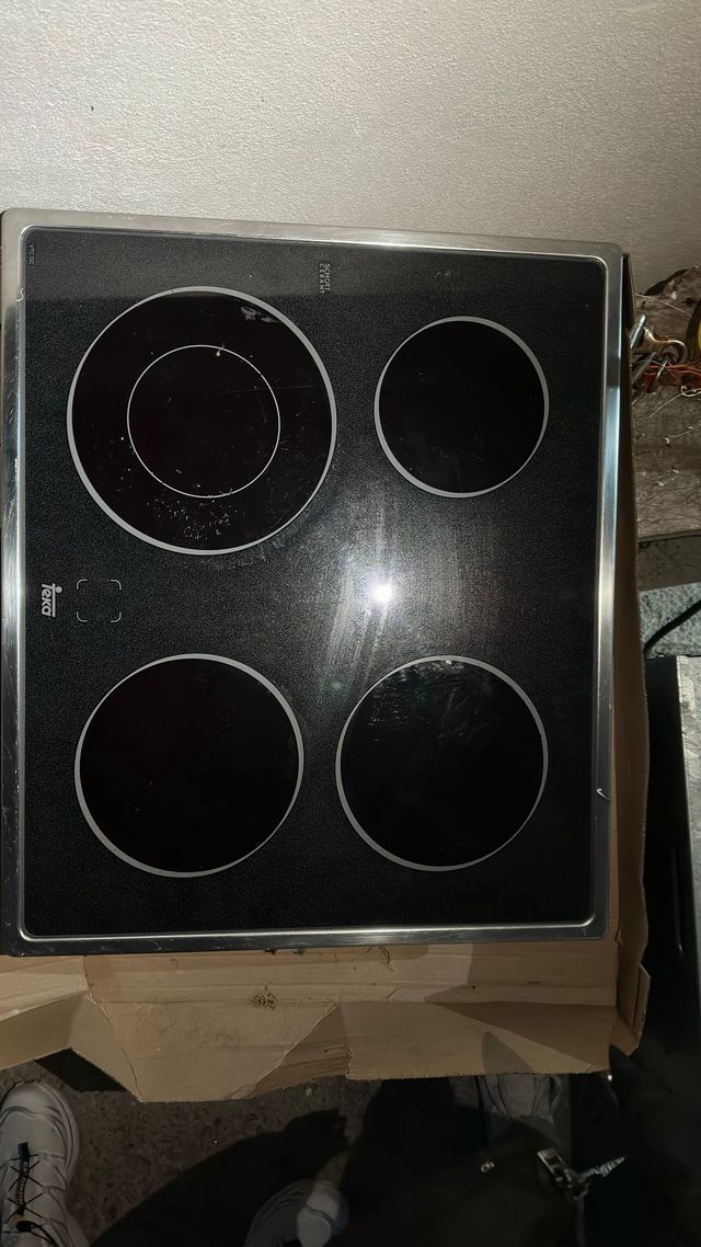 Vitrocerámica y horno Teka