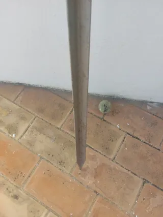 Cañero metálico con soportes