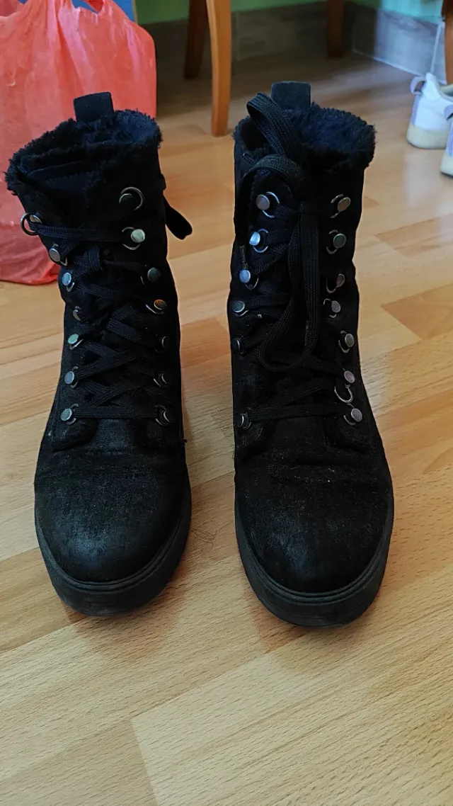 Botas negras con plataforma