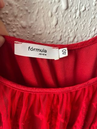 Vestido rojo largo con encaje