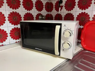 Microondas Orbegozo Blanco