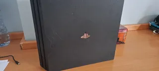 PS4 Pro 1 TB + 1 mando