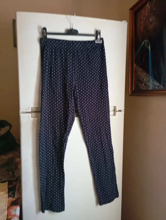 Pantalones azules estampados