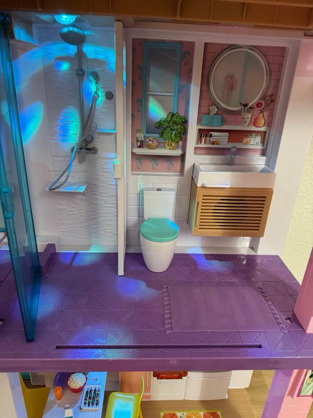 Casa Barbie  dreamhouse mide 109cm