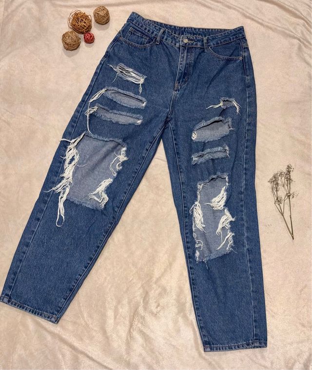 Vaqueros rotos mujer