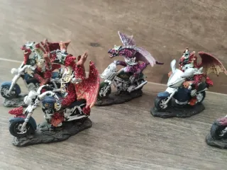 Figuras dragón en moto pack de 7