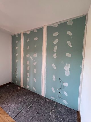 Estructura metálica para pared insonorizada