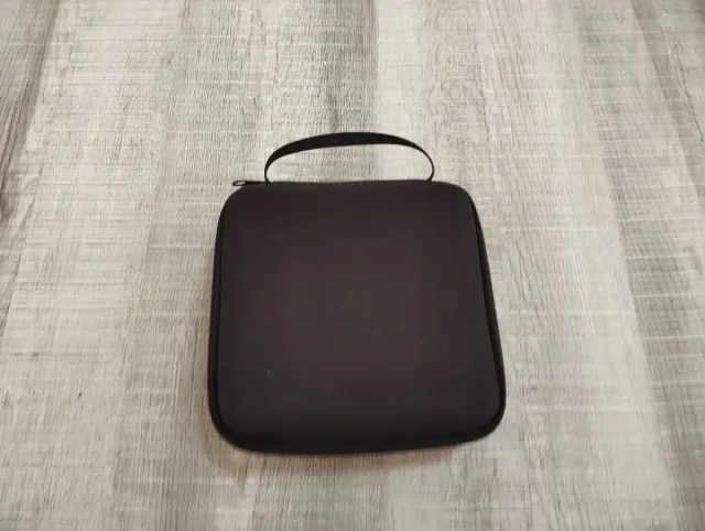 Pistola Masajeador Negra y Dorada