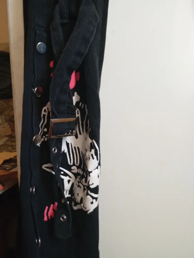 Pantalones negros con parches