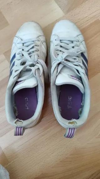 Zapatillas Adidas Blancas y Moradas