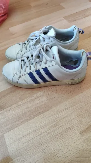 Zapatillas Adidas Blancas y Moradas