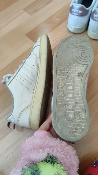 Zapatillas Adidas Blancas y Moradas