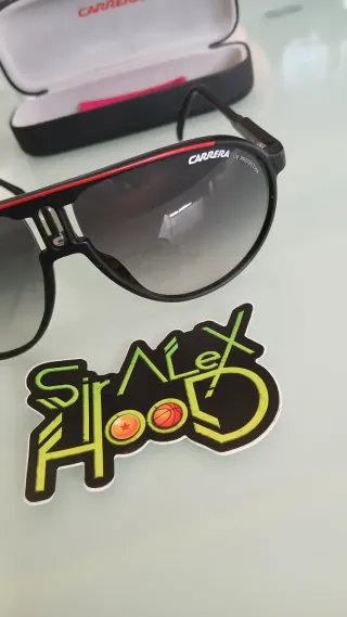 Gafas de sol Carrera negras y rojas