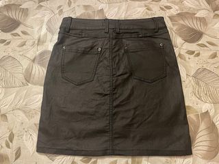 Minigonna similpelle nera taglia XS find