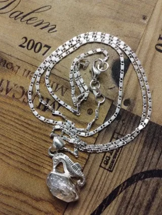 Ciondolo Cavalluccio Marino Argento e Diamante