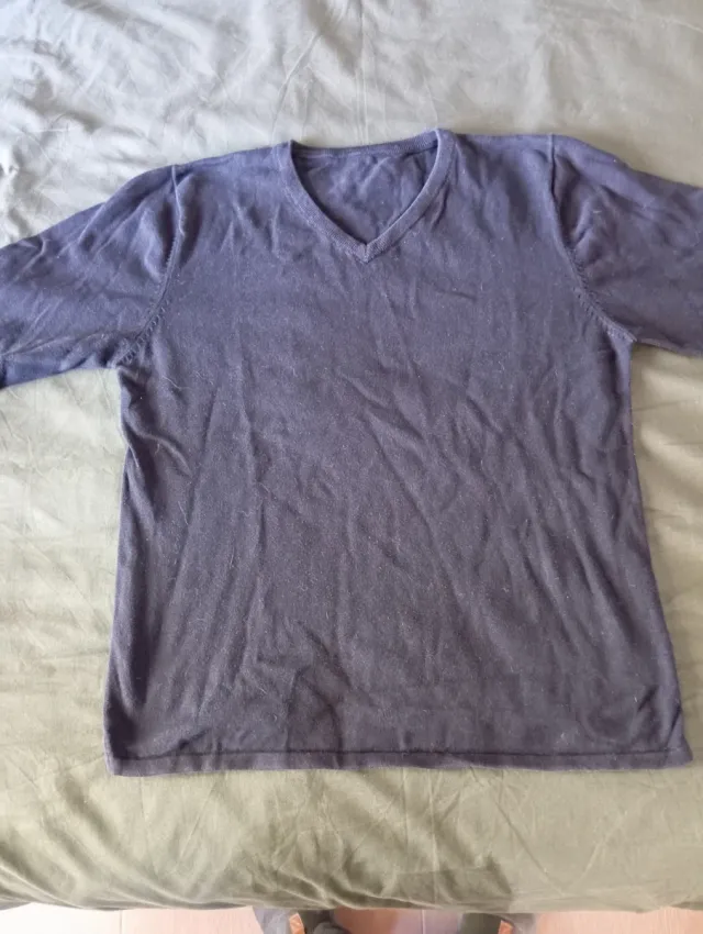 Jersey azul marino cuello pico