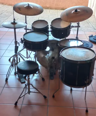 Batería Tama Superstar Hyperdrive Completa