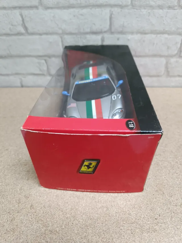 Ferrari 360 Modena Challenge 1/18 de Hot Wheels